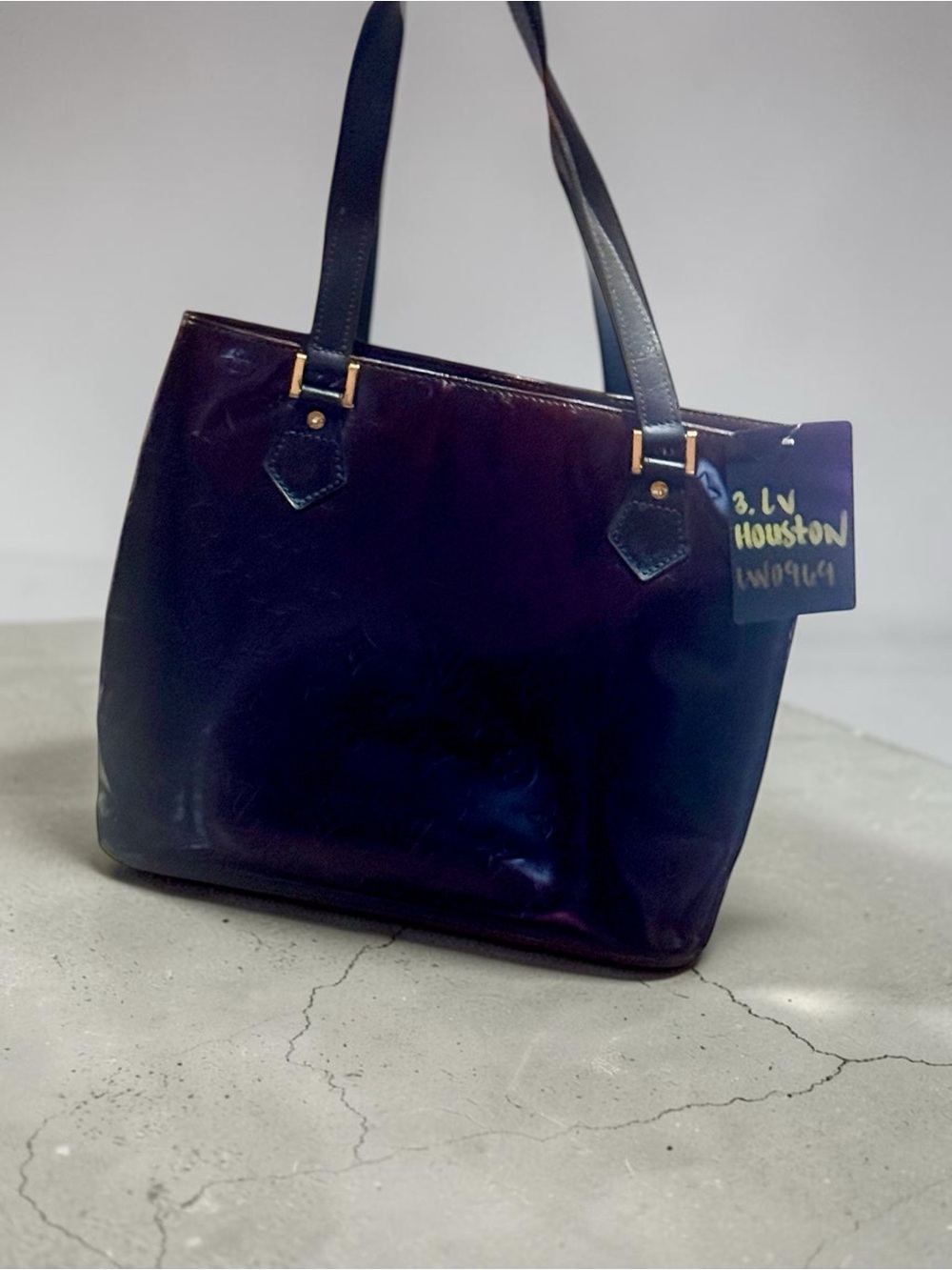 Louis Vuitton Houston Vernis Tote LW0969 - Picture 6 of 14